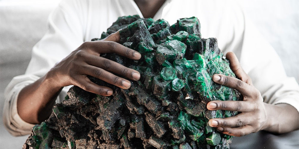 Gemfields To Auction World s Most Expensive Single Emerald The 37 555gm Kafubu Cluster Solitaire International jewellery magazine India s Best B2B gem and jewellery magazine