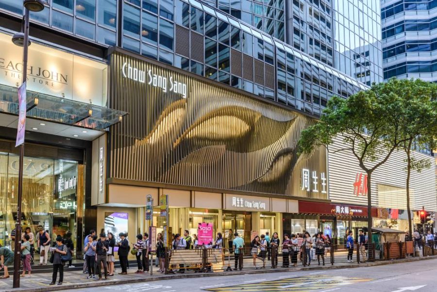 Chow Sang Sang has grown its store count by 61% since 2019. © TungCheung/Shutterstock