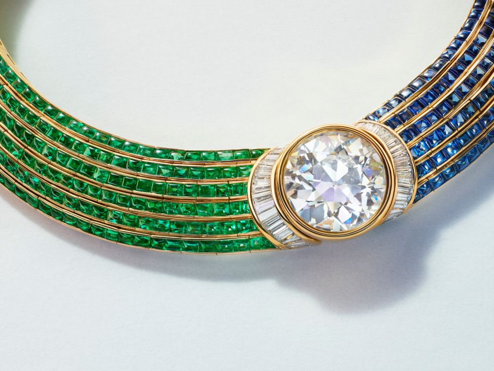 An art deco platinum necklace/bracelet combination with cabochon-cut  emeralds. - Bukowskis