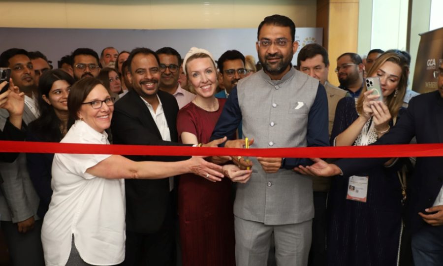 Diamond Jewellery Magazine by Solitaire International Magazine