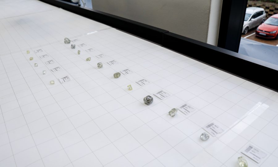 diamond jewellery magazine by Solitaire International Magazine – India’s leading B2B gem and jewellery magazine