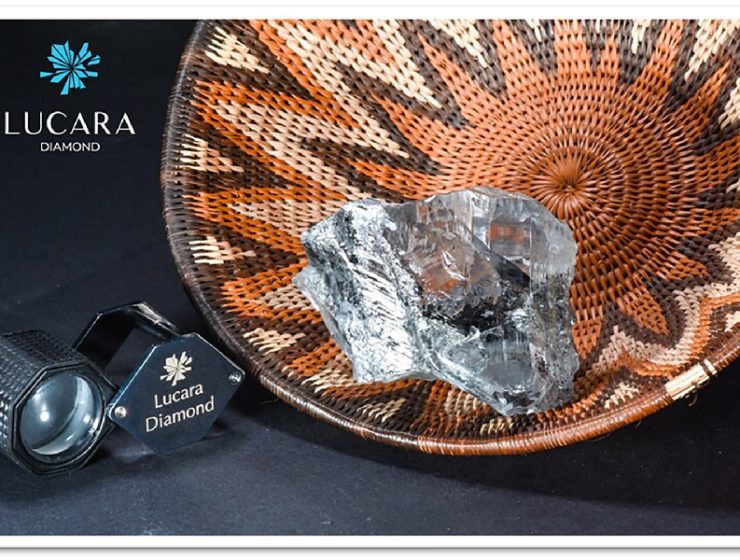 Diamond jewellery magazine