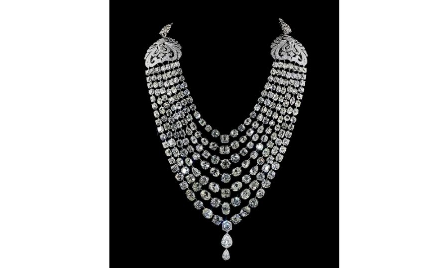 Diamond jewellery magazine