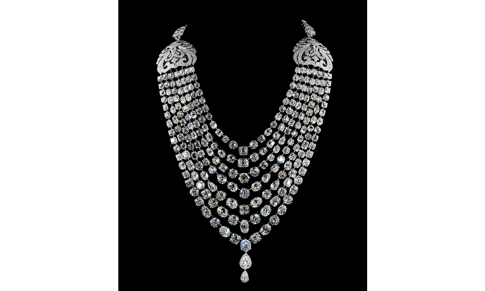 Diamond jewellery magazine