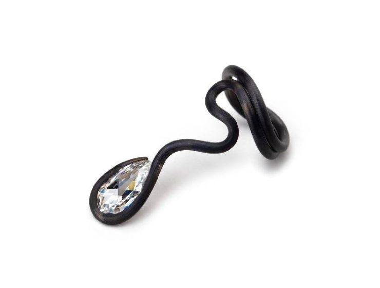 Diamond jewellery magazine