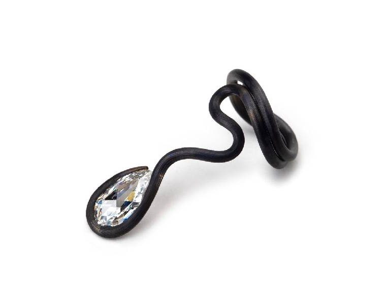 Diamond jewellery magazine