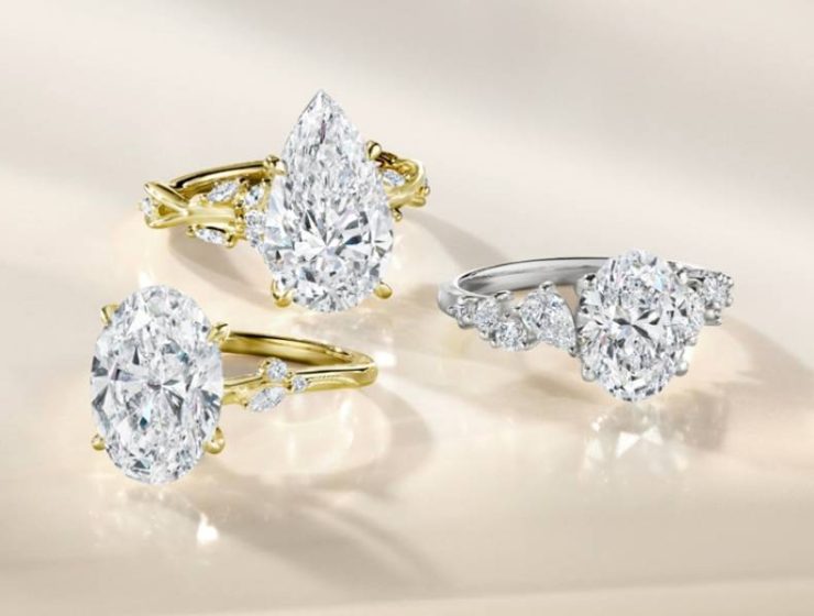 Diamond jewellery magazine