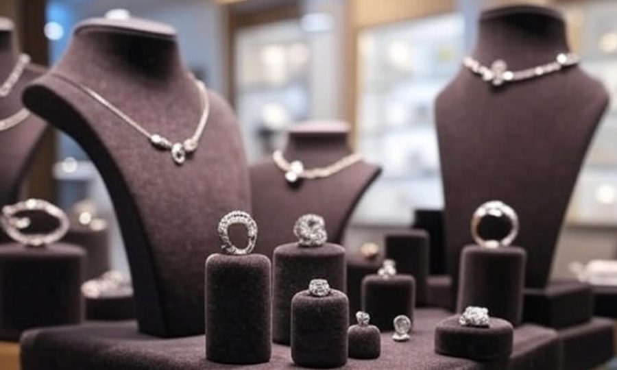 Diamond jewellery magazine